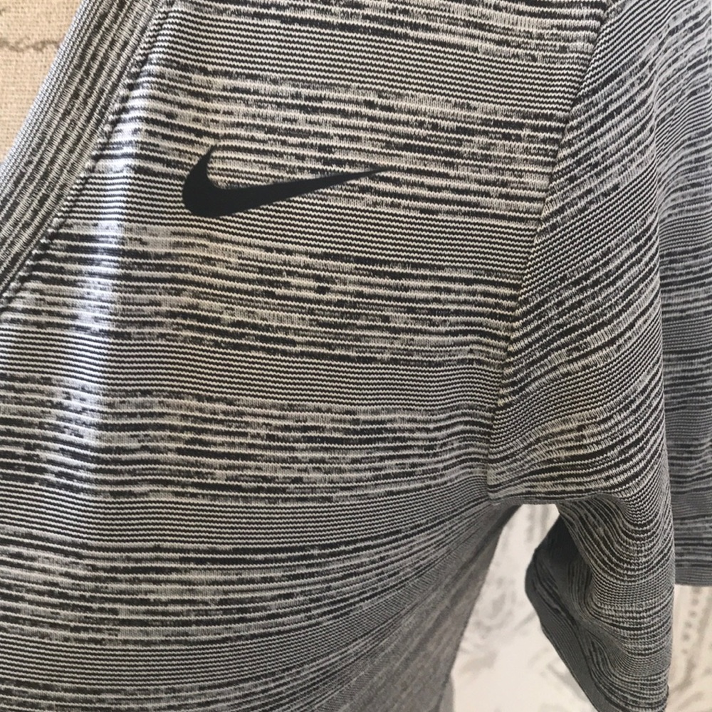 Nike Dri fit Tee - Picture 2 of 6